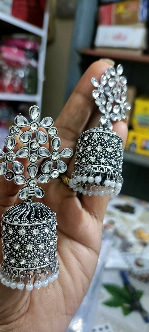 276. Oxides Jhumka.
