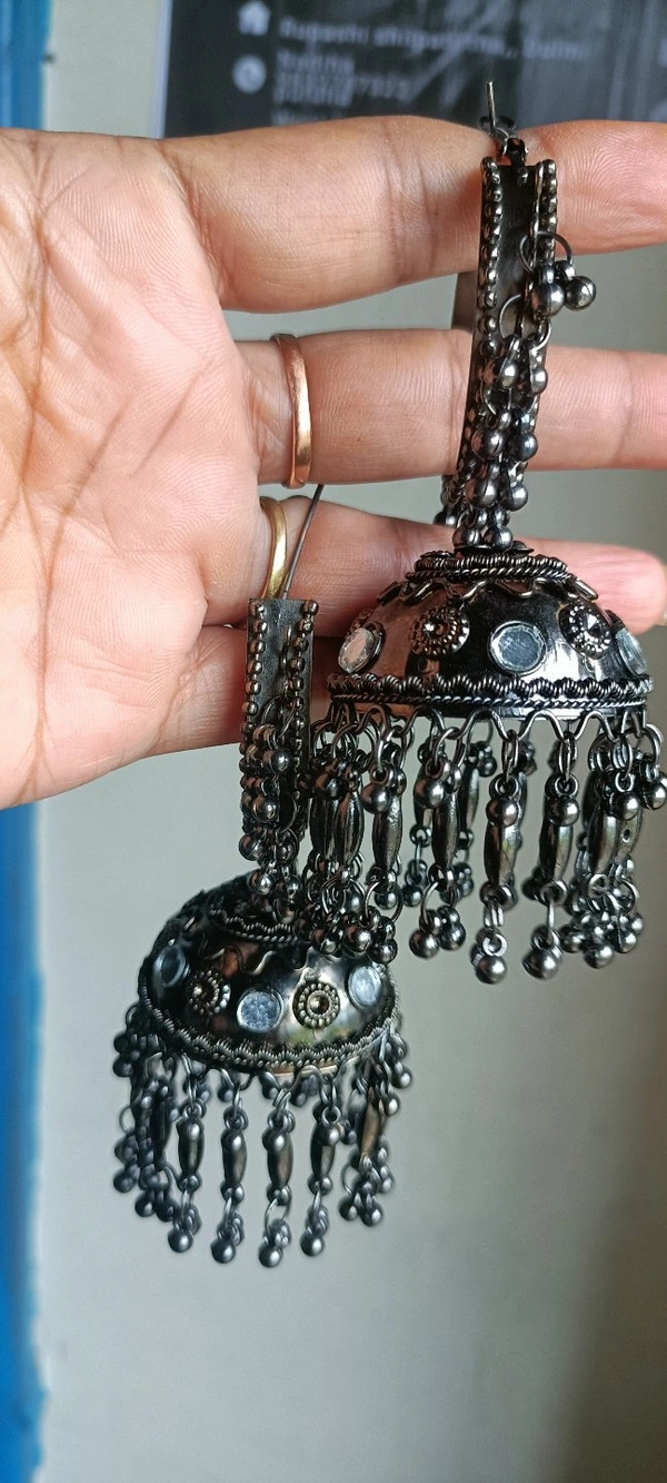 491 Black Polish Jhumka 