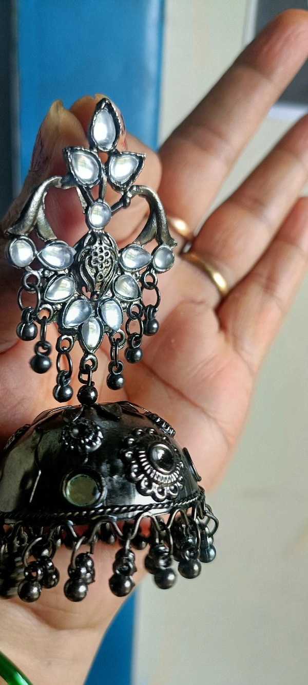 496 Black Polish Jhumka 