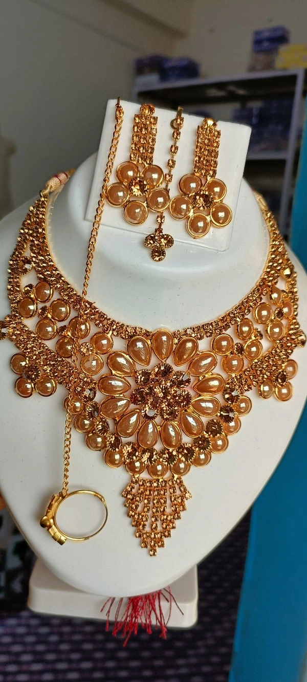 764 Stone Jewellery Set With Nakher Noth 