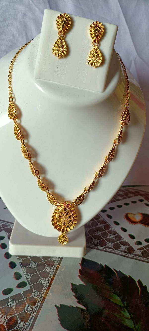799 Golden Jewellery Set 