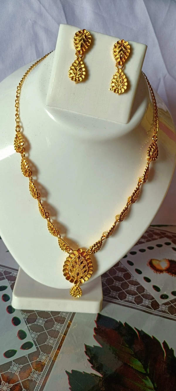 799 Golden Jewellery Set 