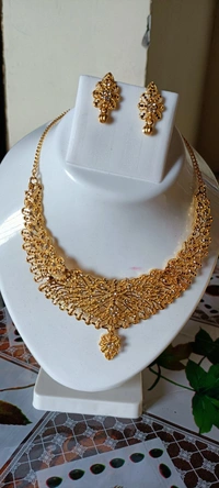 800 Stone Golden Jewellery Set 