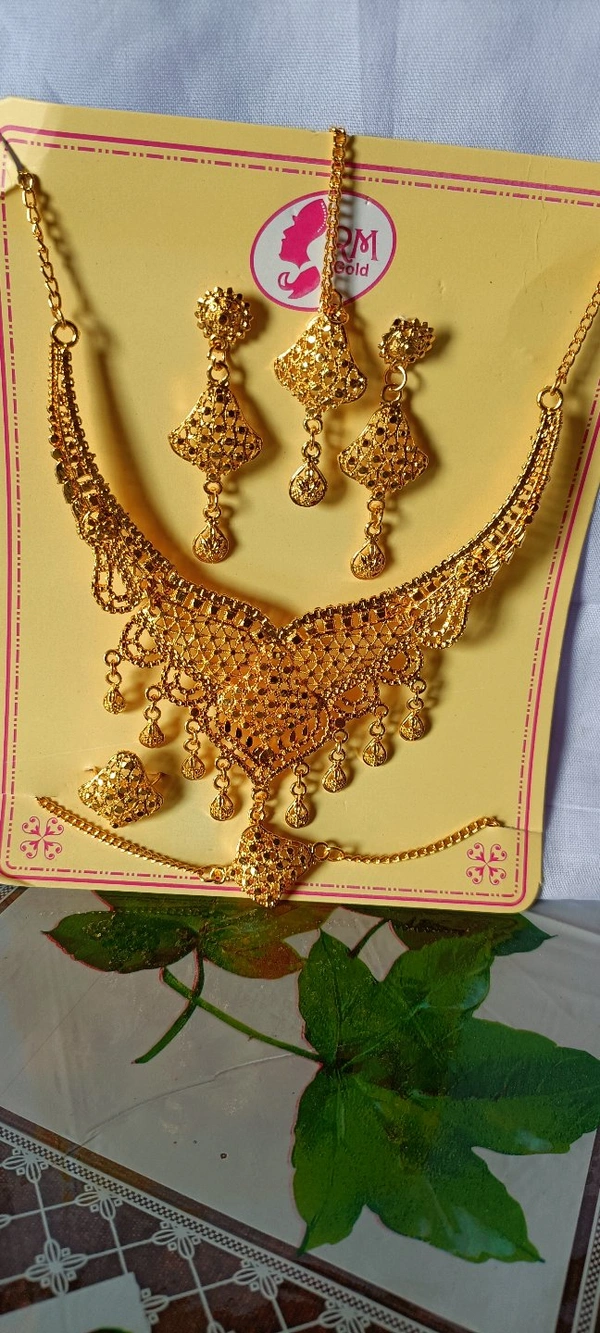 798 Golden Jewellery Set 