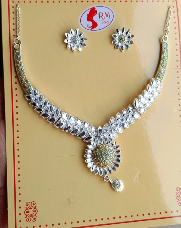 782 Silver Stone Jewellery Set 