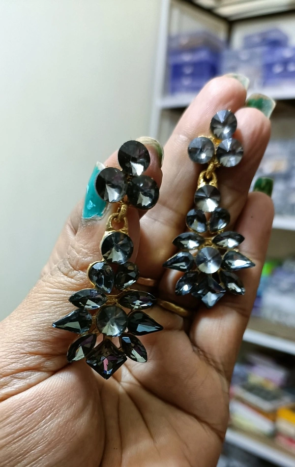 464 Korean Stone Ear Ring