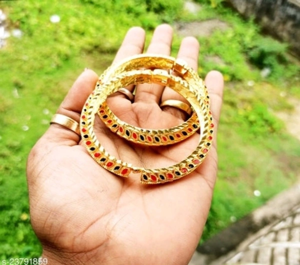 Twinkling Elegant Bracelet & Bangles
Base Metal: Copper