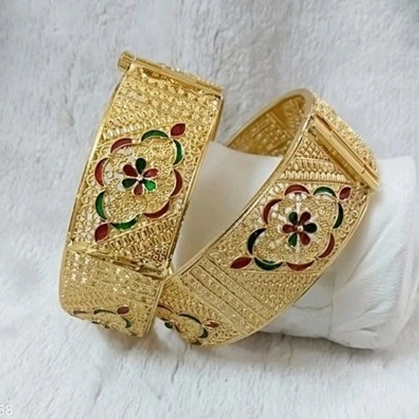 Twinkling Elegant Bracelet & Bangles
Base Metal: Copper