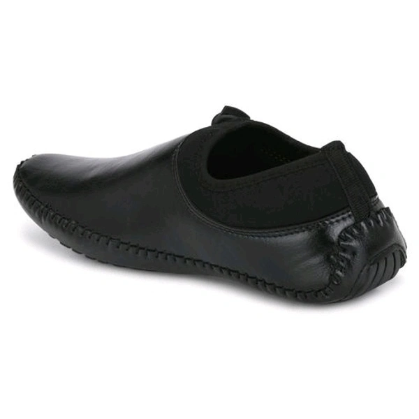 Daily Wear Loafers For Men, Driving Loafers For Men.
Material: Synthetic Sole Material: Tpr - Free Shipping