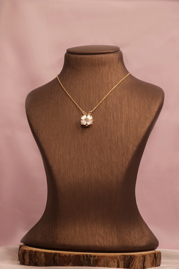 flower magnet necklace 