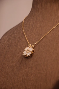 flower magnet necklace 