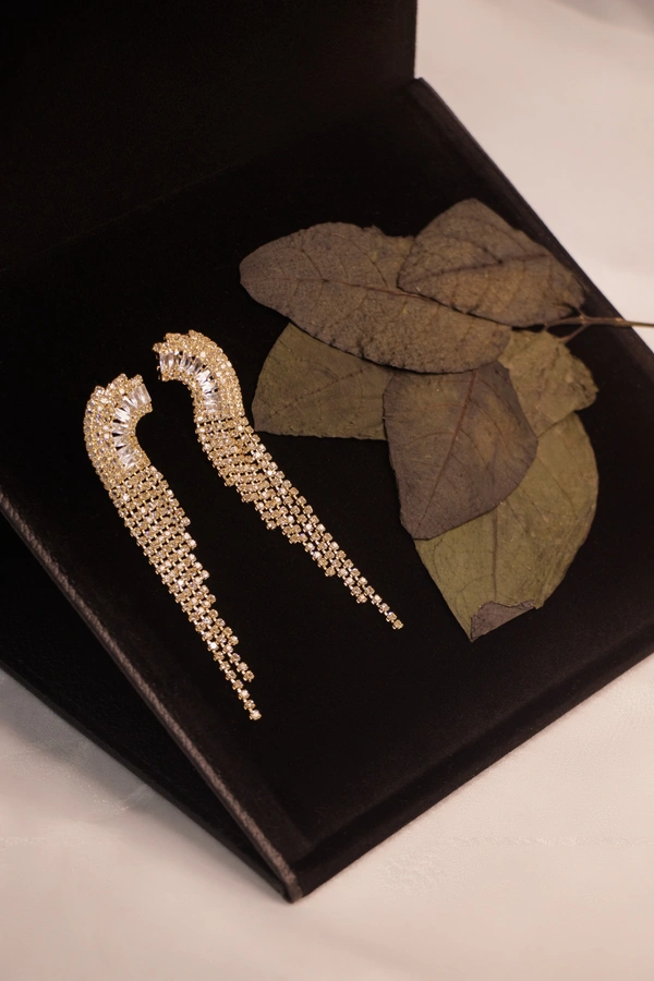earring  9