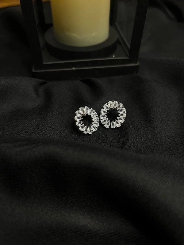 Glassy Stud Earring 