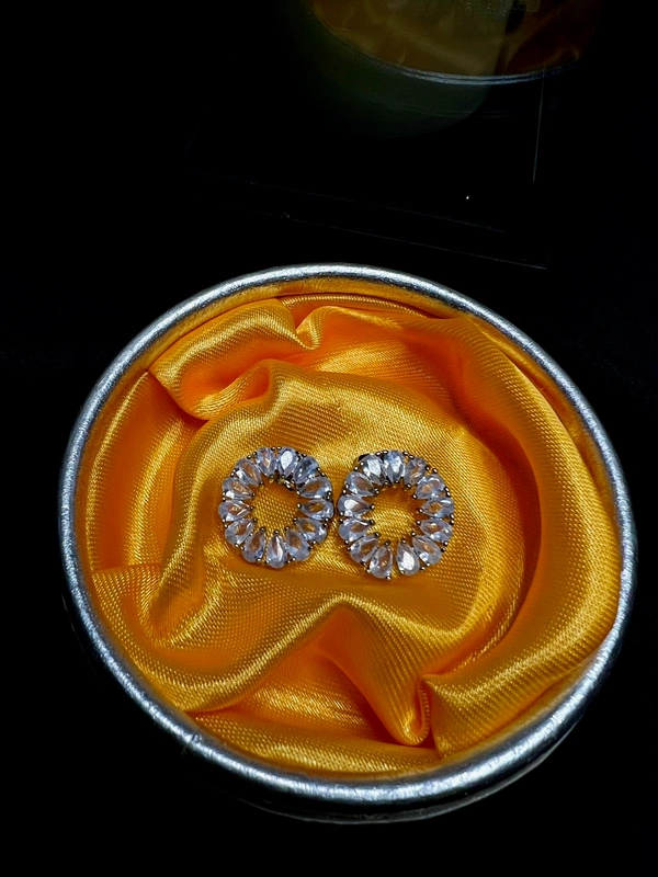 Glassy Stud Earring 