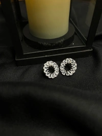 Glassy Stud Earring 