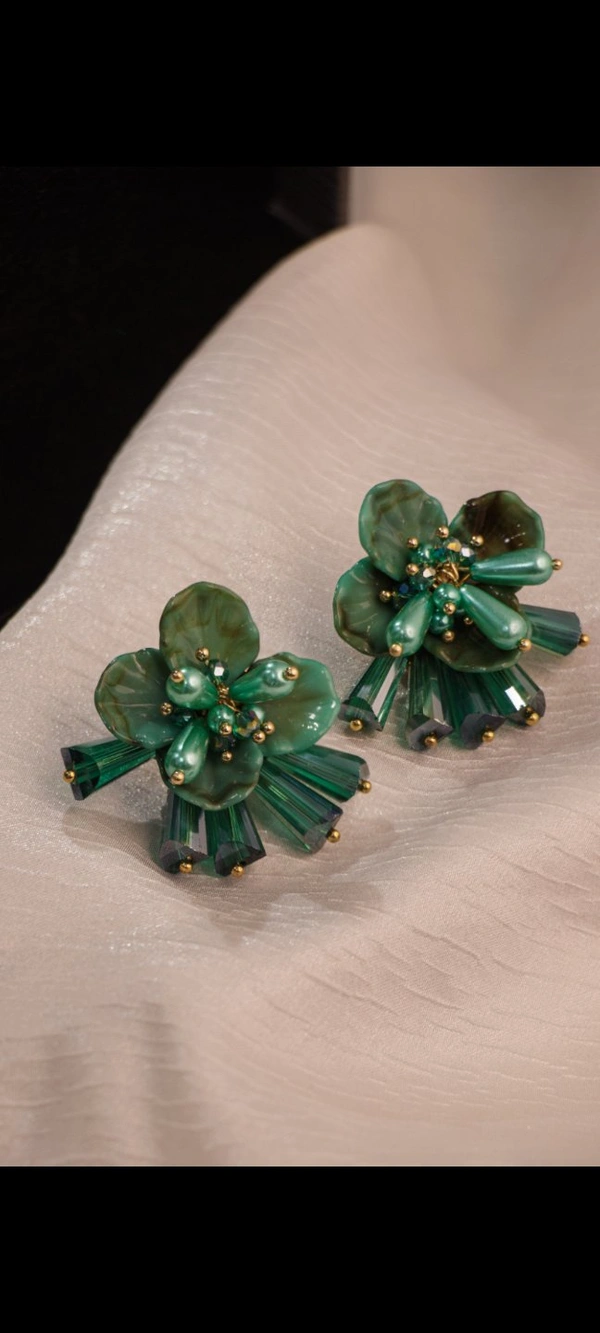 Day Wear Earring  - Japanese Laurel