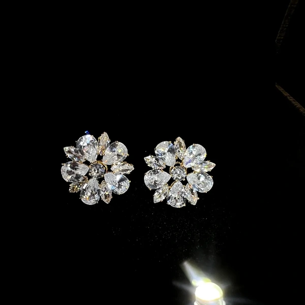 Classic Diamond Stud 