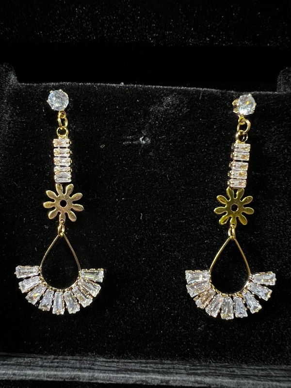 Party Wear Earring 