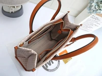 Micheal Kors Premium Handbag - White