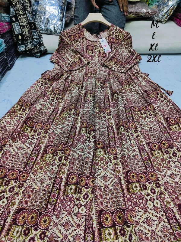 Liva Queen Butta Printed Merun Umbrella Kurti UM824 - M, Merun