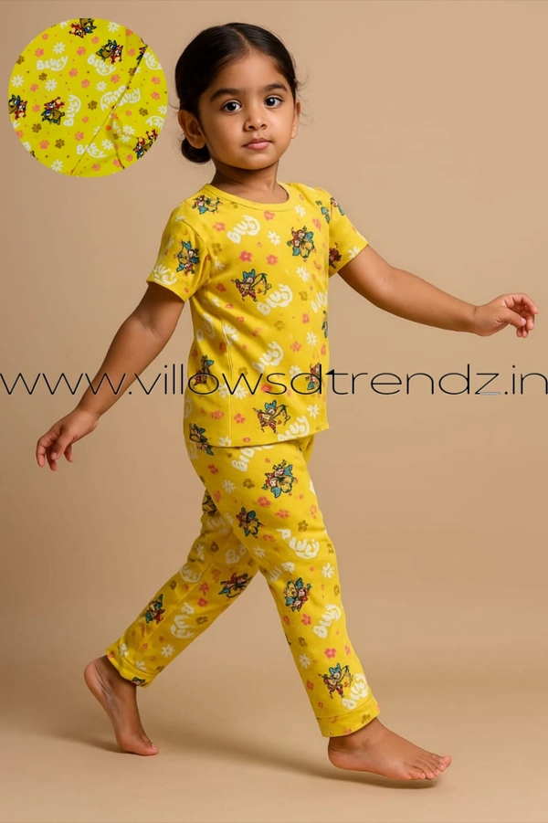 Smurf Finds Kids Unisex Pyjama Set | T-shirt with Full Phant | 100% Cotton | Yellow | PYJ13511-249 - L, Yellow