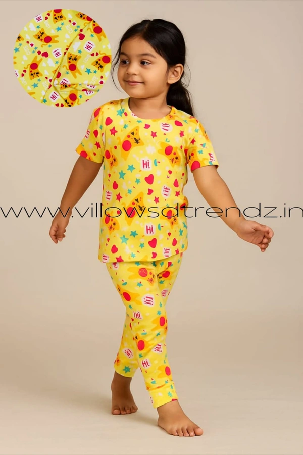 Smurf Finds Kids Unisex Pyjama Set | T-shirt with Full Phant | 100% Cotton | Yellow | PYJ13506-249 - XL, Yellow