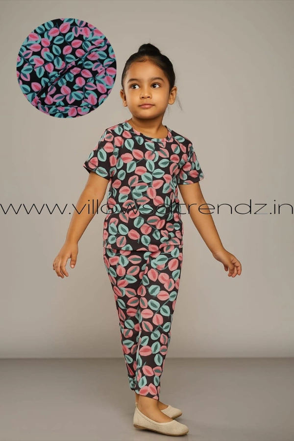 Smurf Finds Kids Unisex Pyjama Set | T-shirt with Full Phant | 100% Cotton | Black | KPY105021 - 6 -Yr, Black