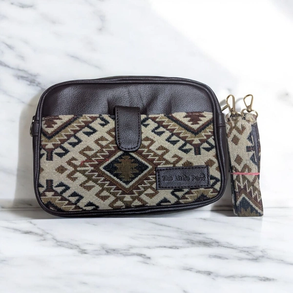 The Little Paw Boxy Sling With Jacquard Fabric Matching Sling - 7*9