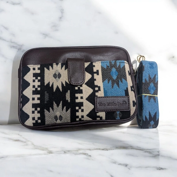The Little Paw Boxy Sling With Jacquard Fabric Matching Sling - 7*9
