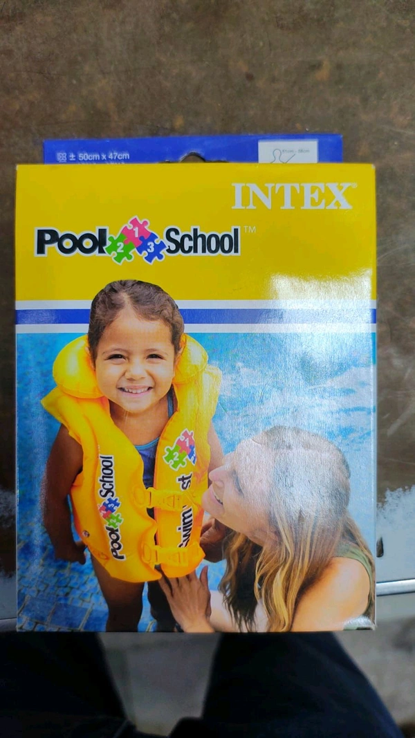 Intex swim jacket Box packing 
19.5 x 18.5 inches
