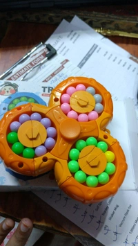 Triangle spinner puzzle 