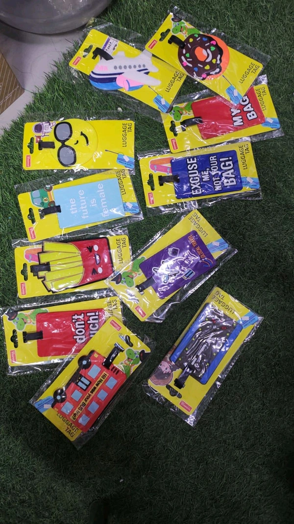 LUGGAGE TAGS