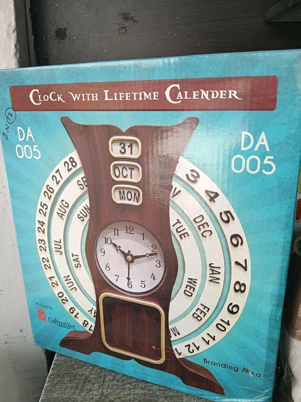 CLOCK WITH LIFETIME CALENDAR 