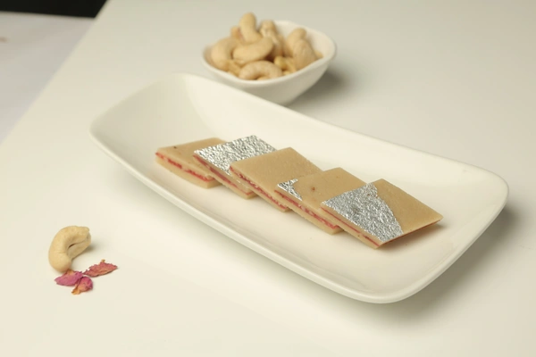 Kaka Halwai KAJU GULKAND KATLI - 250g