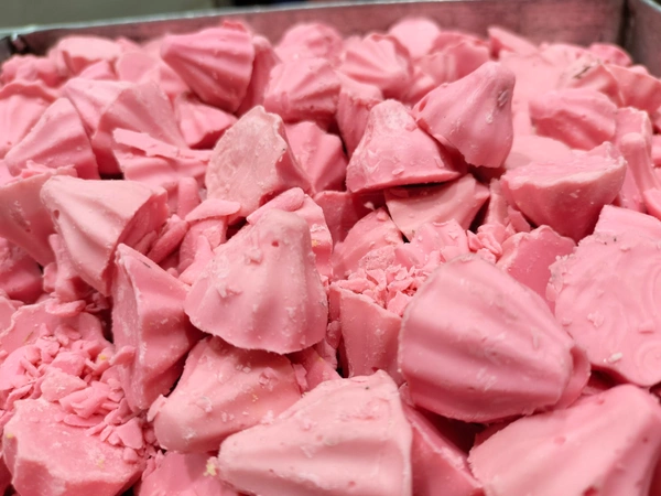 Kala Halwai  Strawberry Midak - 250g