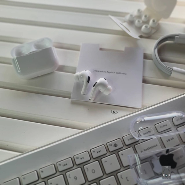 Apple Airpods 2 Gen+ - White, M