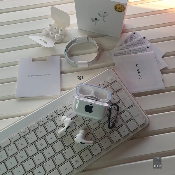 Apple Airpods 2 Gen+ - White, M