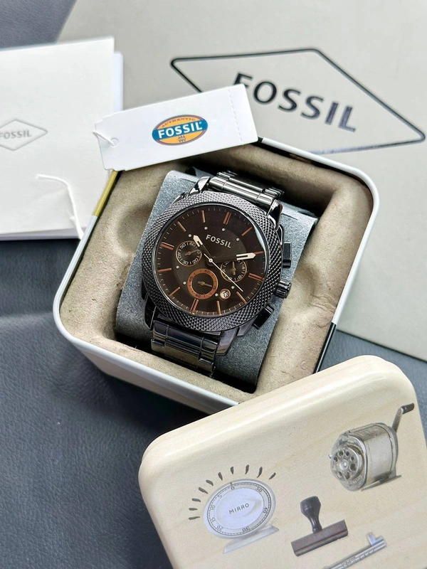 FOSSIL  ✅This 45 mm fossil features a black  dial, chronograph movement and full black metal strap - Cinnamon