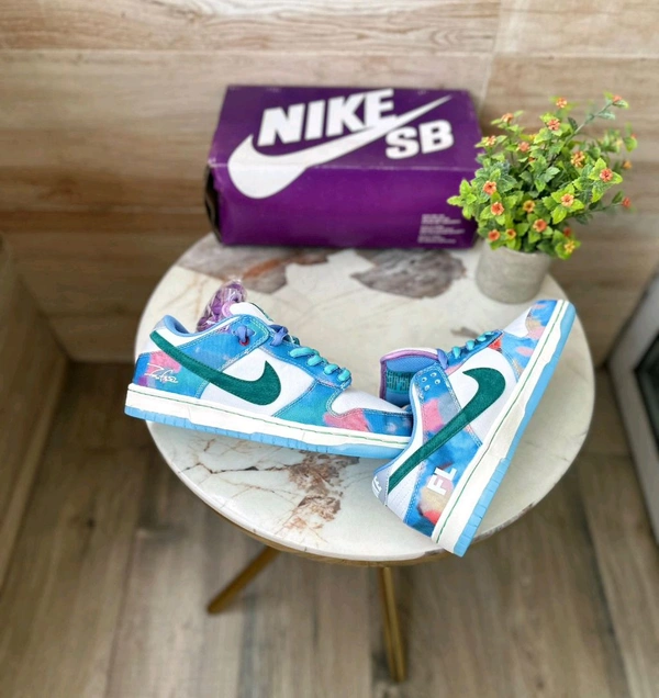 Nike sb dunk FUTURA LABORATORIES - Turquoise Blue, Uk7-8-10