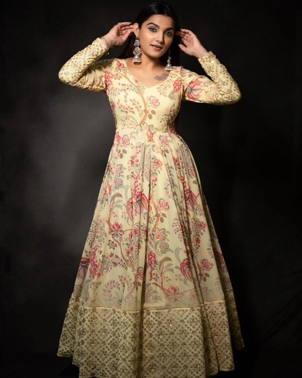 NEW ĐĚSIGNER PARTY WEAR LOOK NEW GOWN DC 2036 - FREE