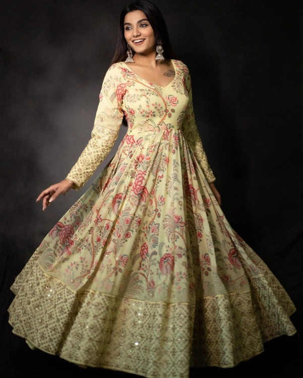 NEW ĐĚSIGNER PARTY WEAR LOOK NEW GOWN DC 2036 - FREE