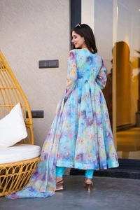 NEW ĐĚSIGNER PARTY WEAR GOWN.AND DUPPATA ,PANTLOOK NEW - FREE