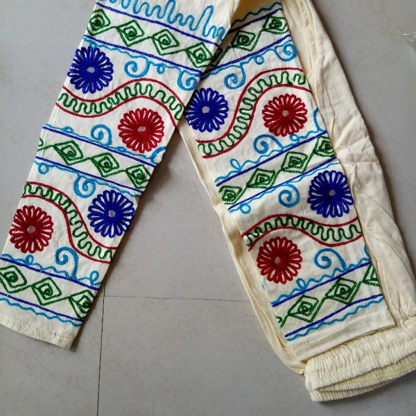 Thread Work Leggings - Cream white