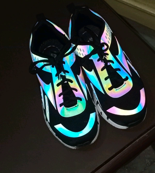 Stylish Reflecting Sneakers For Men  - 6