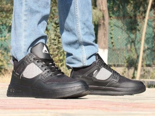 Air Jordan 4 Retro Shoes - 7