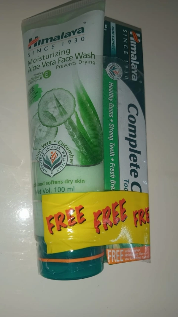Himalaya Moisturizing Aloe Vera Face Wash 100 ml