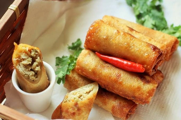 CHICKEN SPRING ROLL 