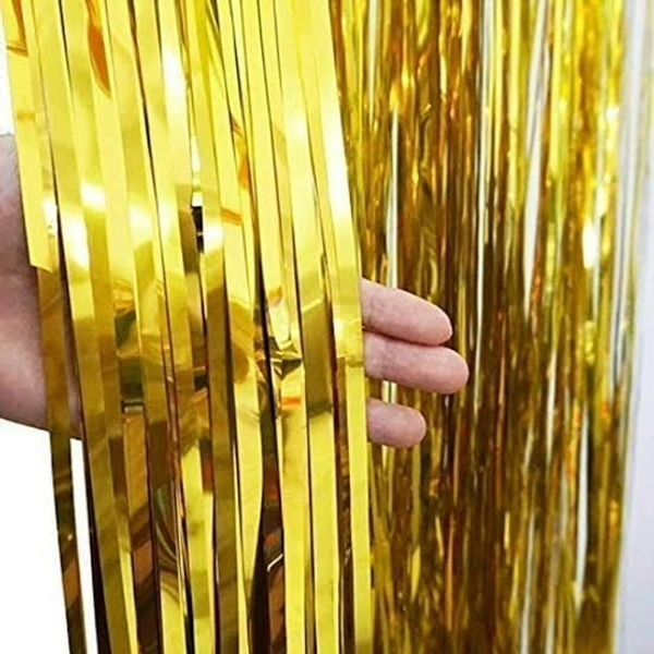 FOIL FRINGE CURTAIN 