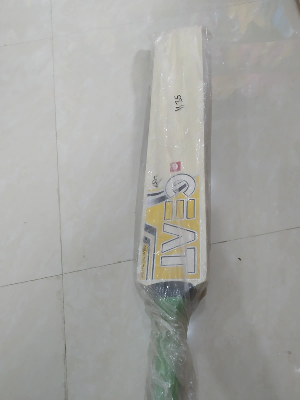 CEAT bat