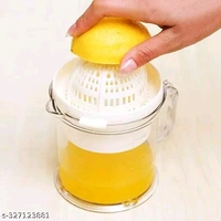 Plastic Hand Juicer (Multicolor)